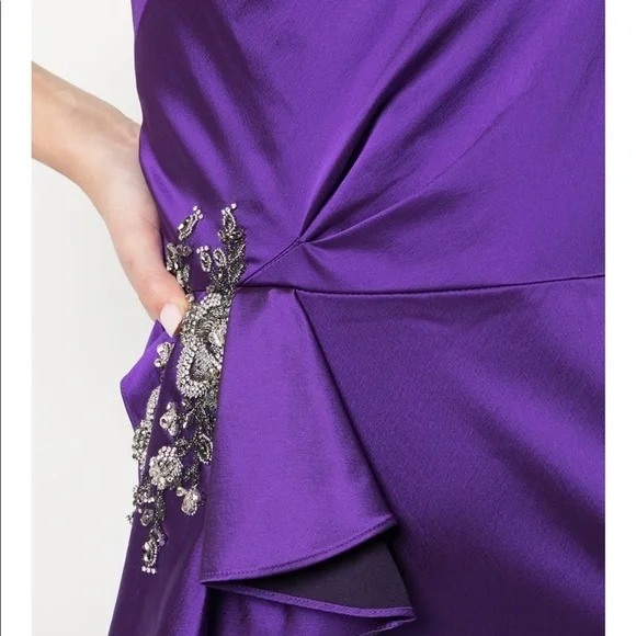 Marchesa Notte One Sleeve AppliquéPurple Gown